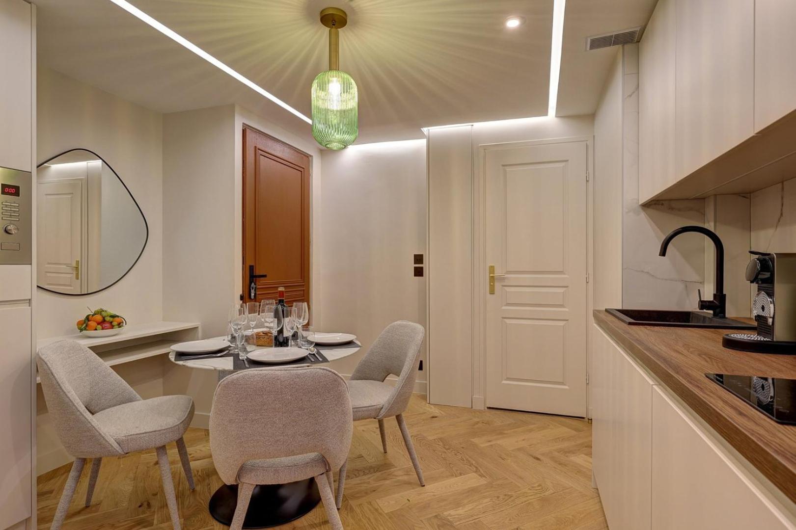 367 Suite Fondary 1 - Superb Apartment In Parijs Buitenkant foto